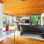 펜션 Sonniger Architektenbungalow 128 Qm